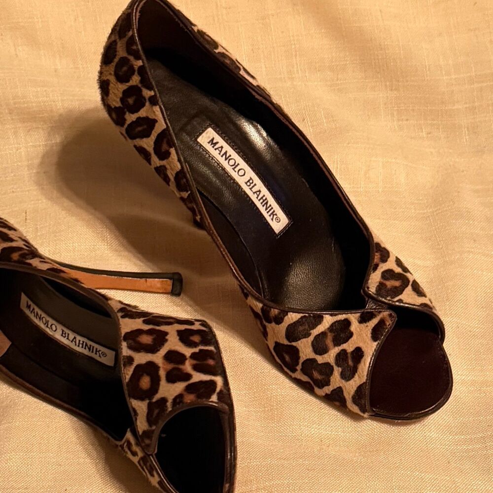 Manolo Blahnik calf hair leopard print peep toe stiletto heels 7